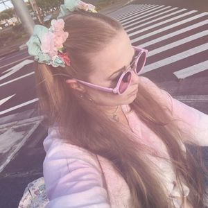 Meet your Posher, Malia